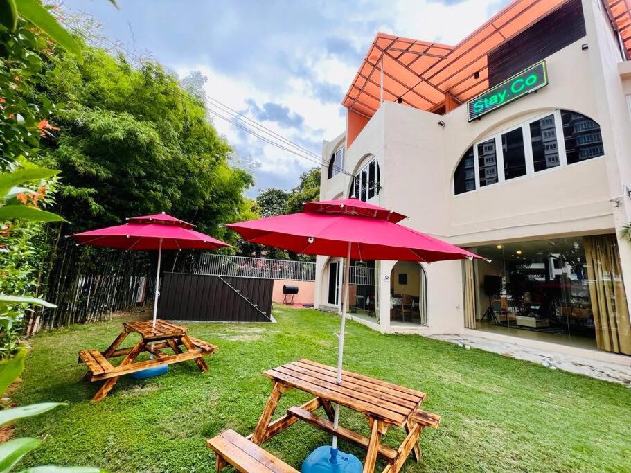 Holiday Villa - 2 Mins To Beach, Ktv, Private Pool, Free E-Scooter X 2 !!! Tanjung Bungah  Exterior photo